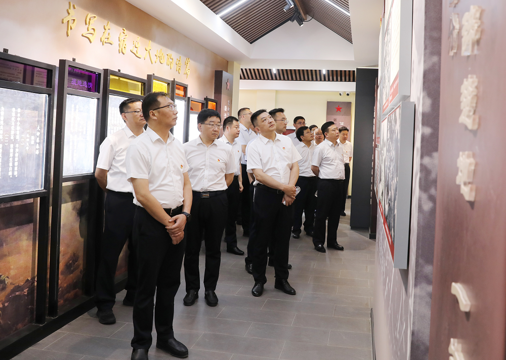 知敬畏、守清廉！宿迁壹定发集团开展廉政警示教育活动